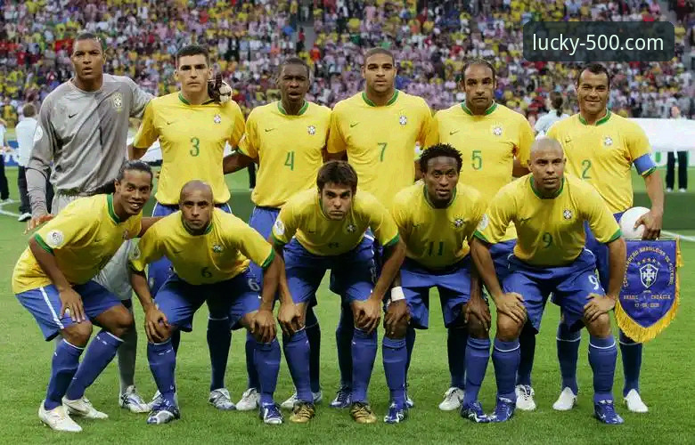 <h2>卡洛斯专访引爆足坛：左后卫传承与世界杯新格局成焦点</h2>